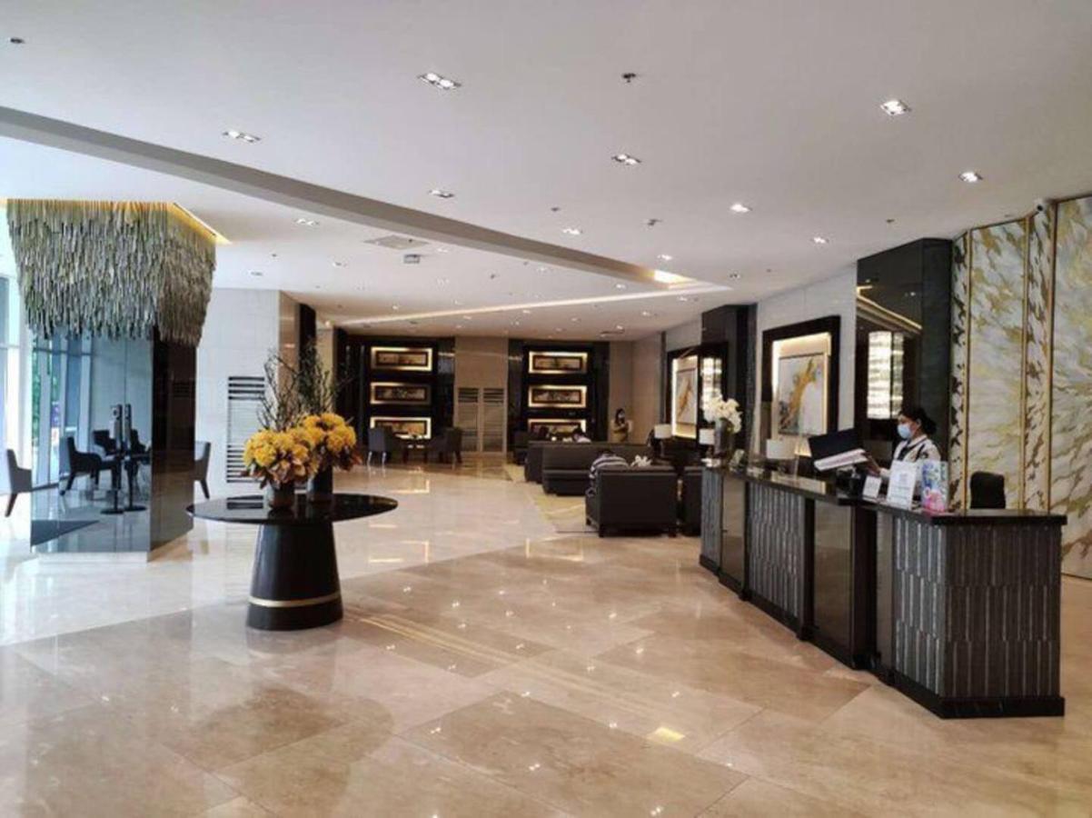 Penthouse Studio At Fame Residence 41St Floor, Shangrila-Megamall Manila Esterno foto