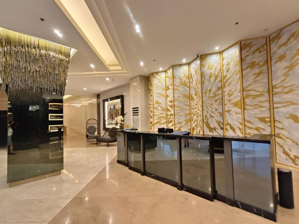Penthouse Studio At Fame Residence 41St Floor, Shangrila-Megamall Manila Esterno foto