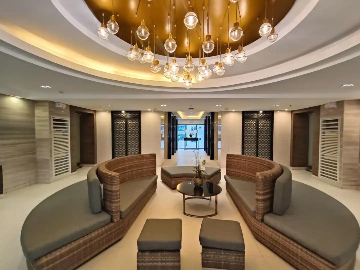 Penthouse Studio At Fame Residence 41St Floor, Shangrila-Megamall Manila Esterno foto